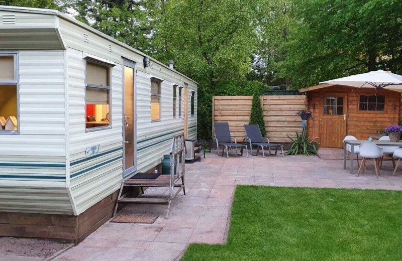 Stacaravan 'Uit-je-sleur-hut'